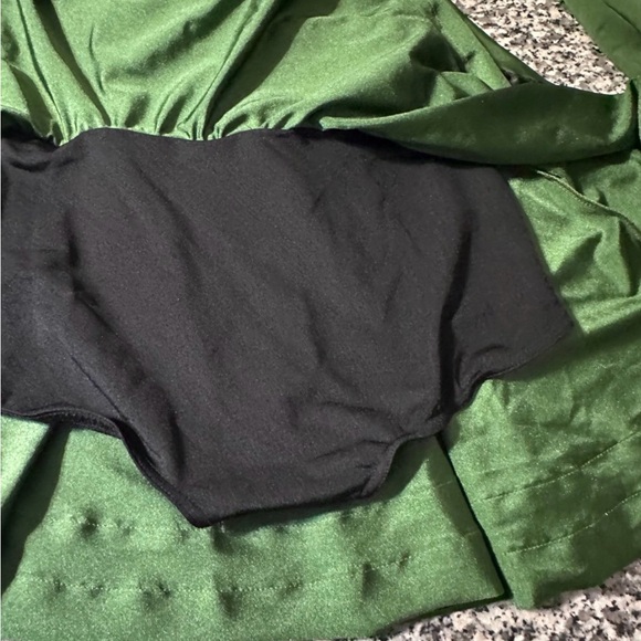 Elegant Green and Black Kids Dance Costume - Picture 7 of 8